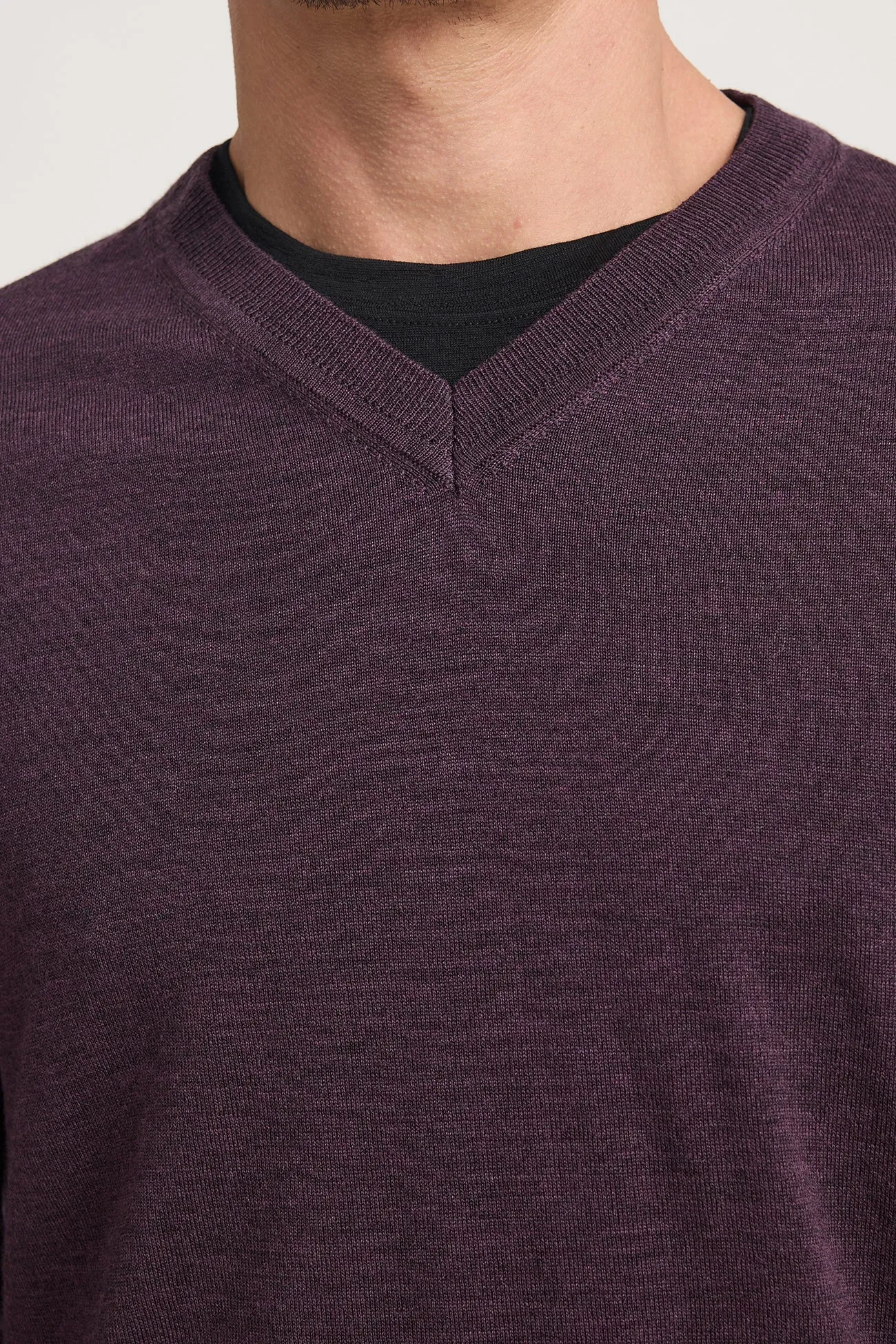 FINE V NECK