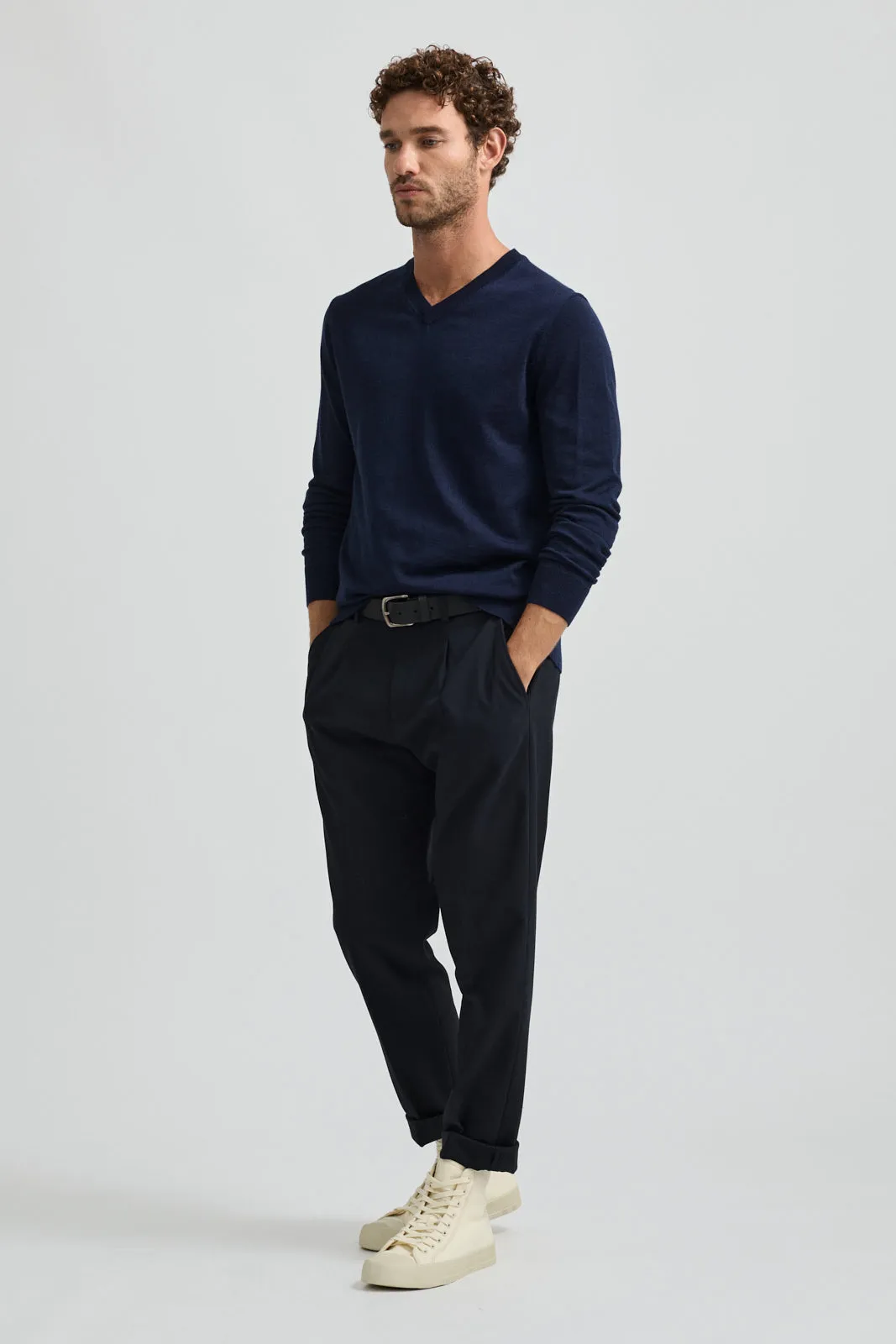FINE V NECK