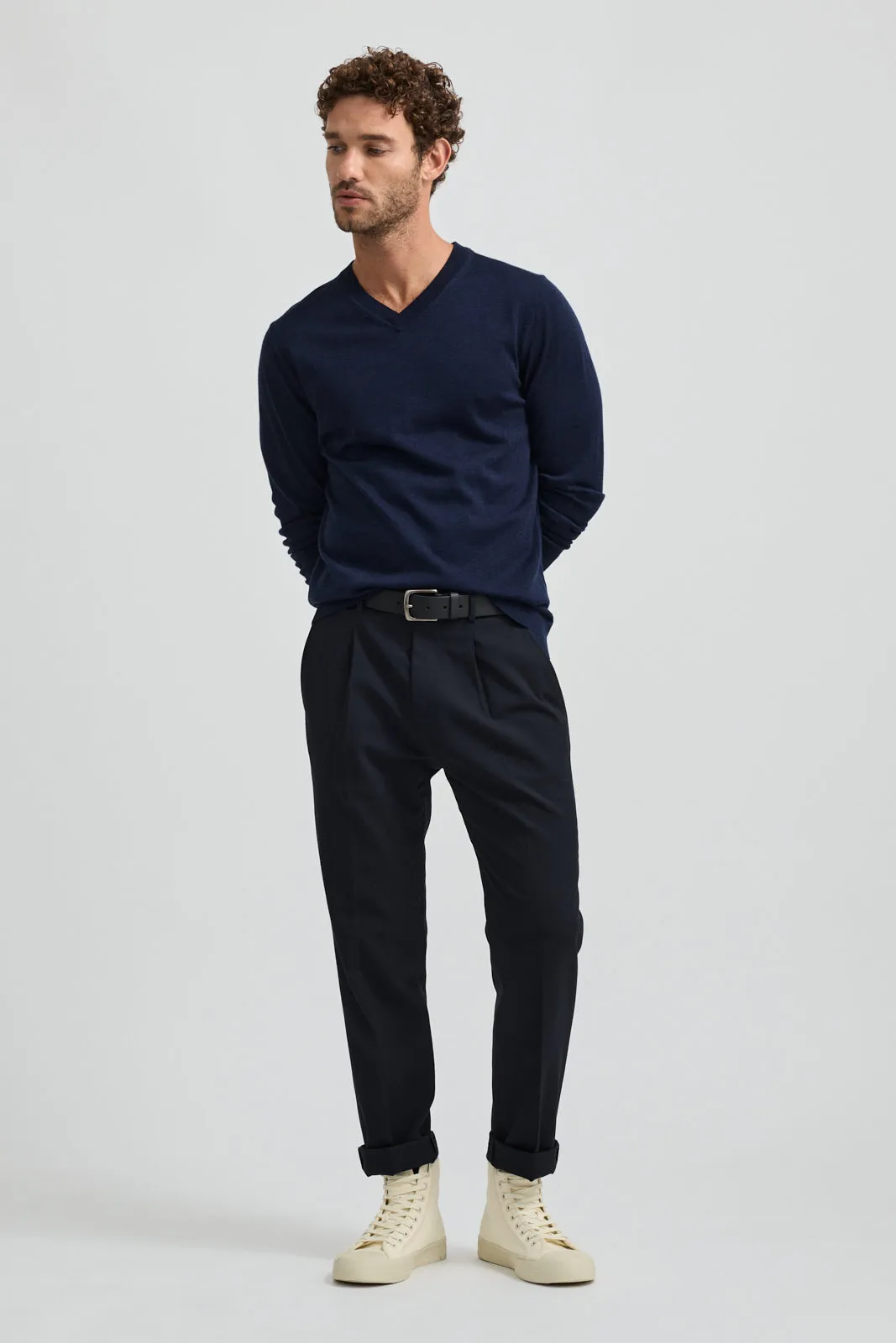 FINE V NECK