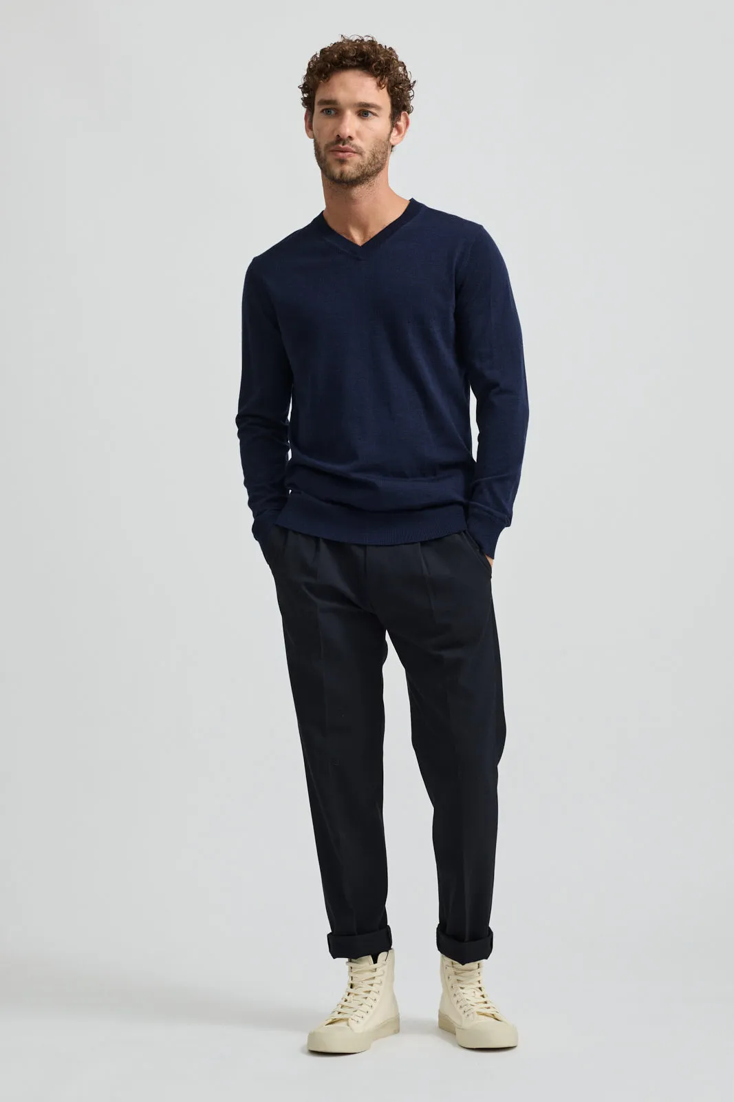 FINE V NECK