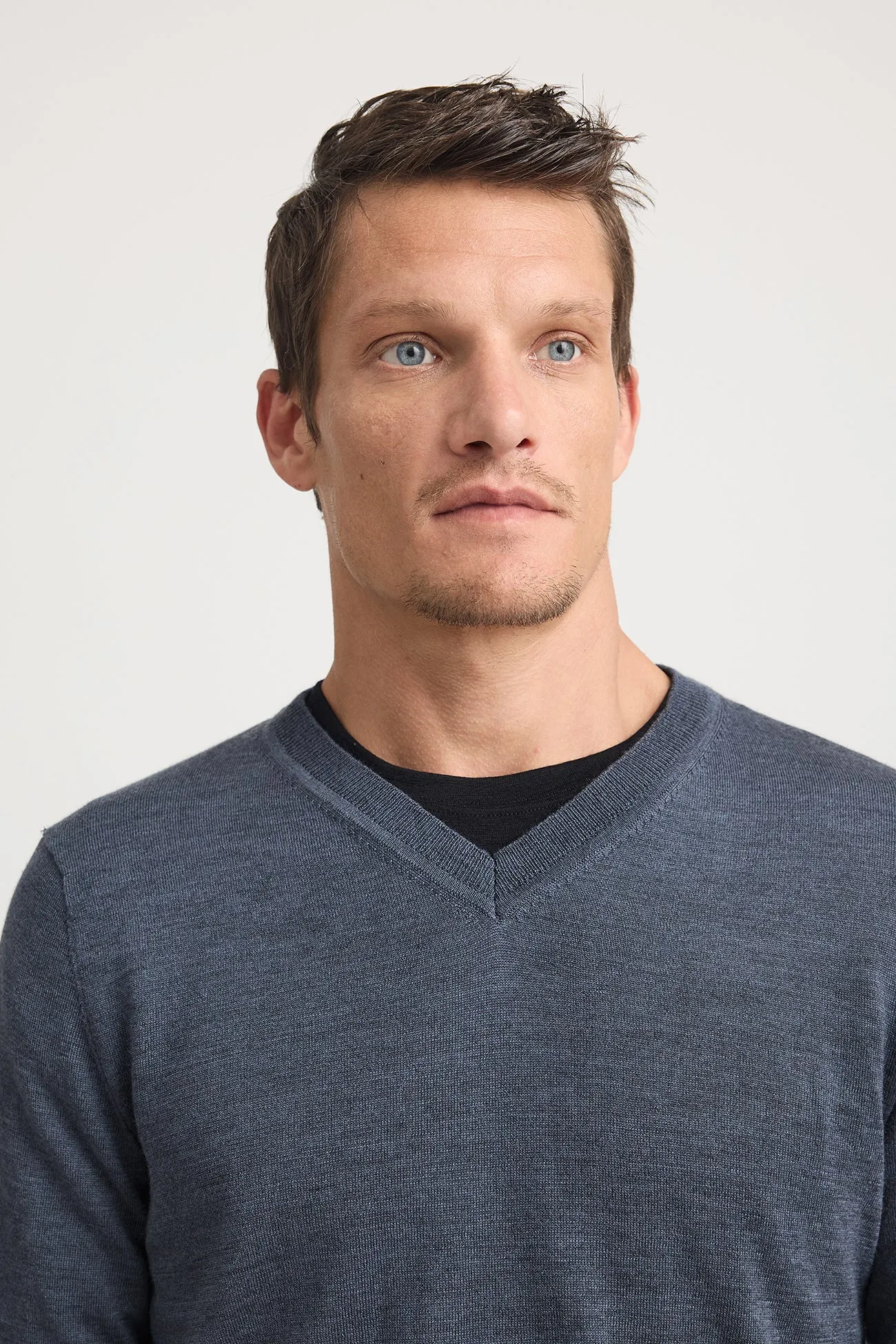 FINE V NECK